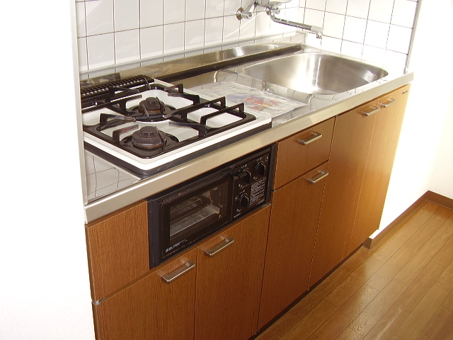 Kitchen. Separate reference photograph