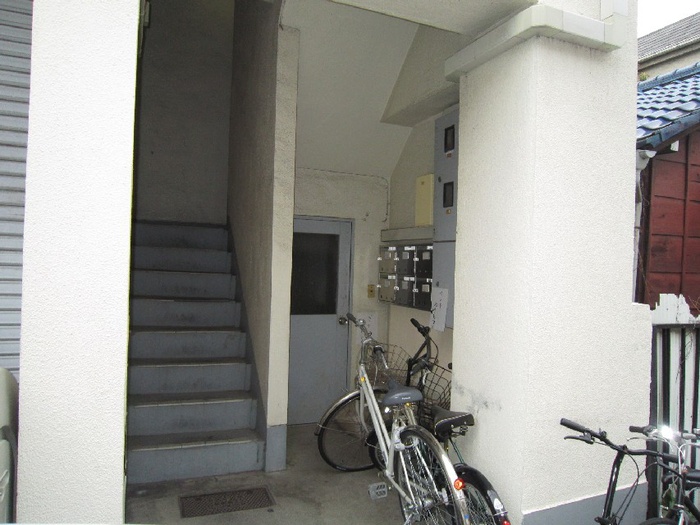 Other common areas. Entrance