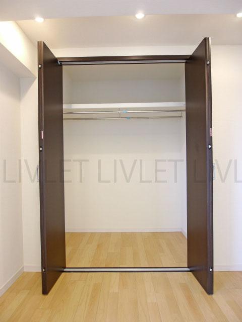 Receipt. Room (August 2013) Shooting