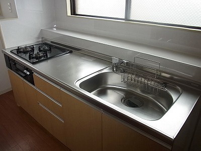 Kitchen. 3-neck gas stove ・ Grill with system K