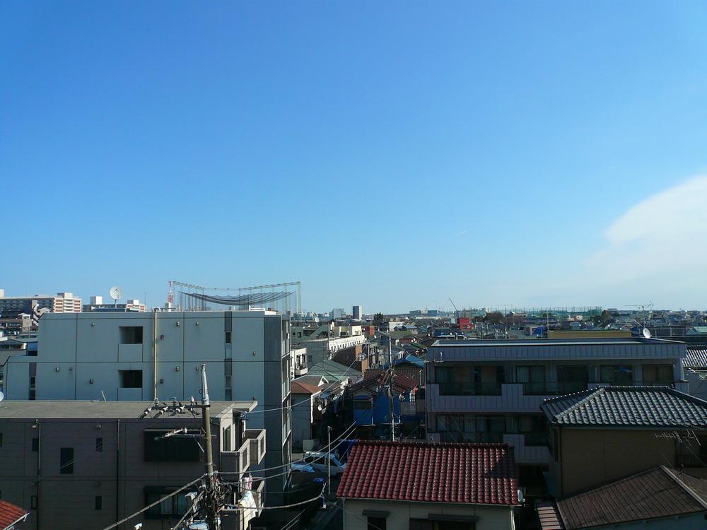 View photos from the dwelling unit. View from the site (June 2013) Shooting