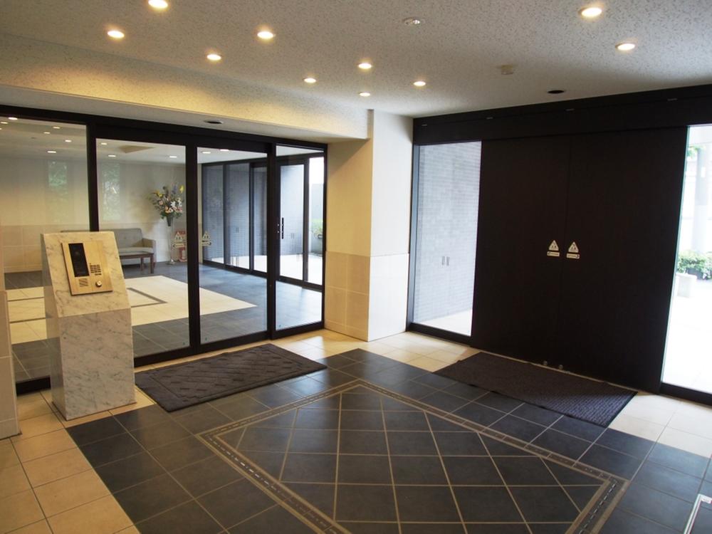 Entrance. In the entrance (June 2013) Shooting