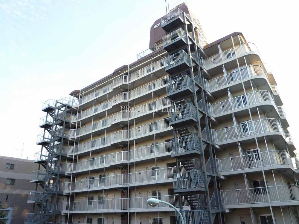 Local appearance photo.  [appearance] Total units 52 units The rooms are located on the third floor part.