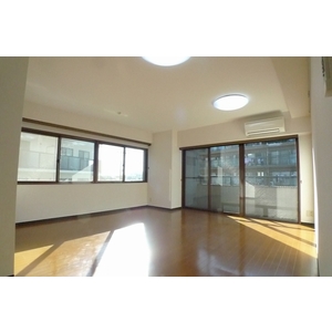 Living and room. LDK: northwest of living ・ There is a balcony