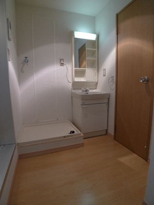 Washroom. ◆ Wash dressing room ◆