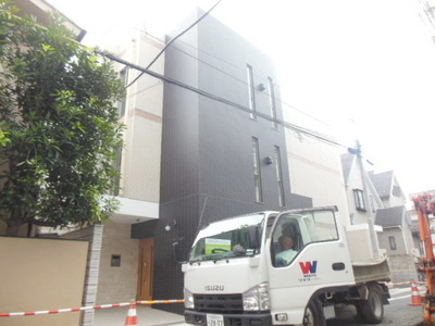 Building appearance. Auto locks and security cameras, etc., Equipment of peace of mind