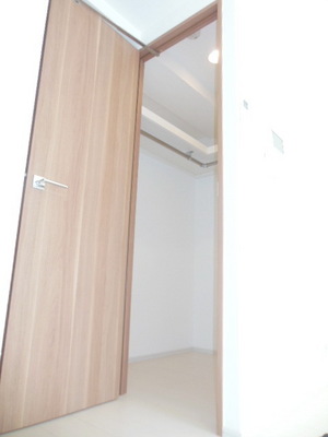 Receipt. Women happy walk-in closet