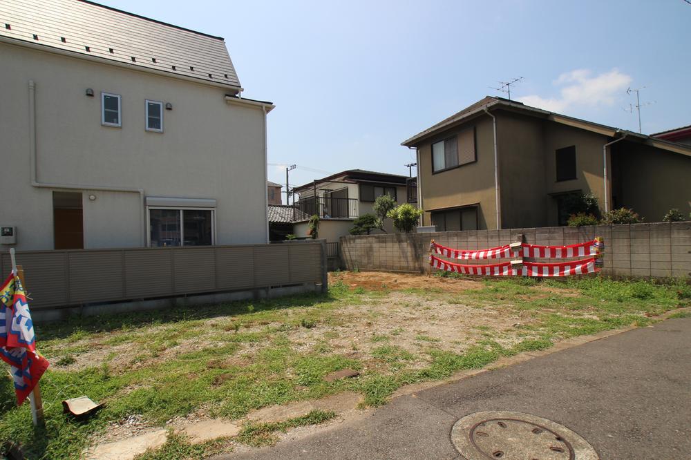 Local photos, including front road. Local (August 2013) Shooting