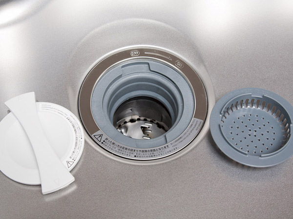 Kitchen.  [disposer] Crushing the garbage in the kitchen, After purification in the treatment tank, Since the flow to sewage, It keeps the kitchen clean. Also, Lead to weight loss of combustible waste, Friendly equipment to the environment.  ※ There are things that can not be part of the process.