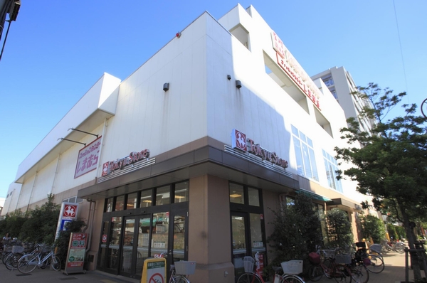 Building structure. "Tokyu Store Chain Kugahara store" (3-minute walk ・ About 240m)