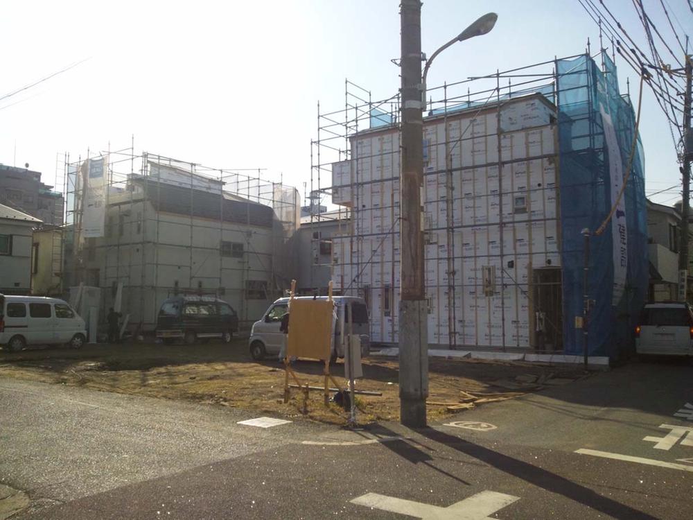 Local appearance photo. Local (12 May 2013) Shooting