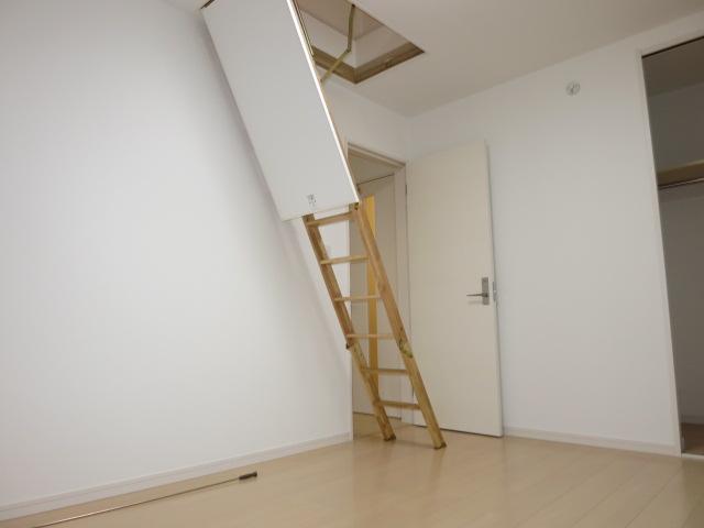 Non-living room. Example of construction