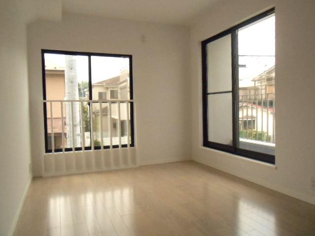 Non-living room. 2F room