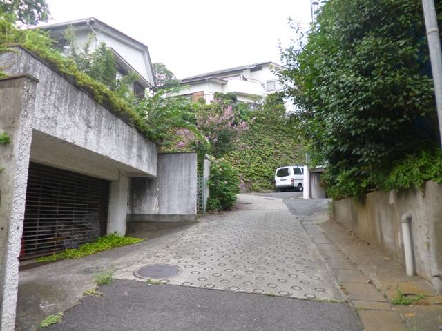 Local photos, including front road. Southeast side of the road