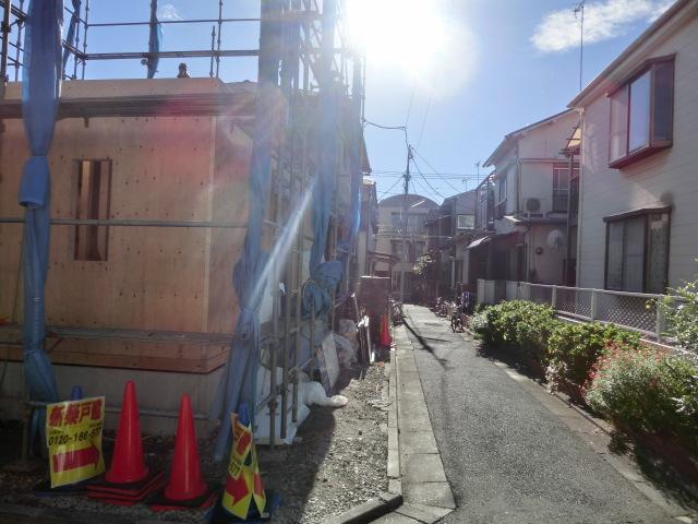 Local photos, including front road. Local (10 May 2013) Shooting