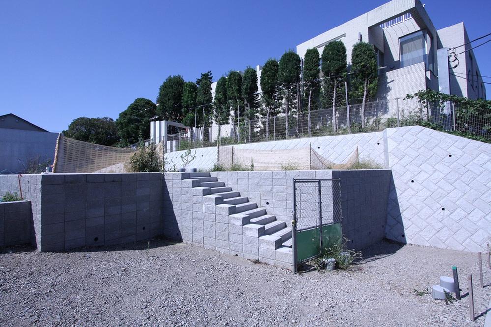 Local land photo. 4 compartments 230.48 sq m (69.72 square meters) 9980 is the yen. it's recommended!