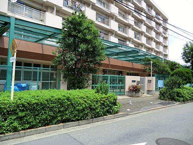 kindergarten ・ Nursery. Ota 350m to stand green nursery