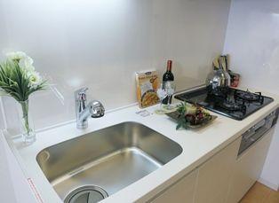 Kitchen. ~ New interior renovation properties ~ December 7, the interior has been completed ~  System kitchen of state-of-the-art amenities