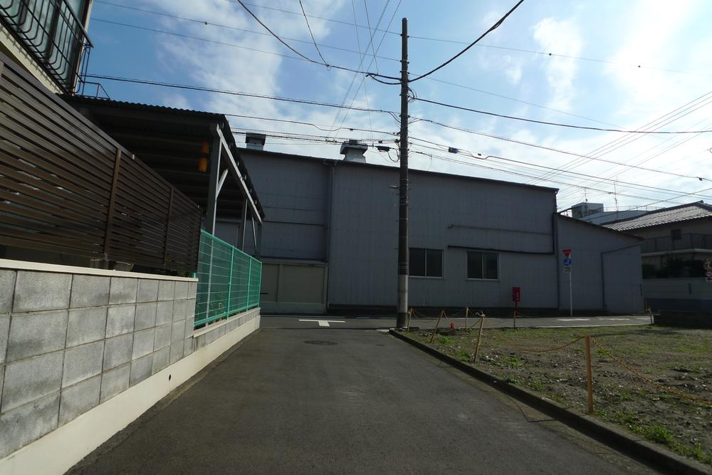 Local photos, including front road. Local (11 May 2013) Shooting