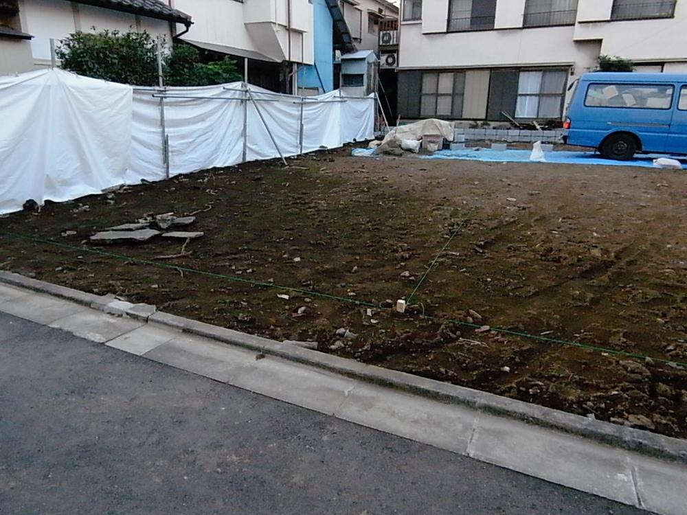 Local appearance photo. Local (12 May 2013) Shooting