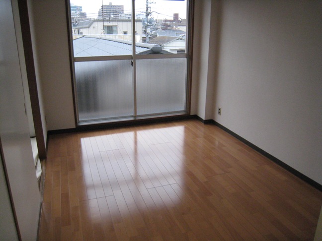 Living and room. Western-style 6.0 Pledge