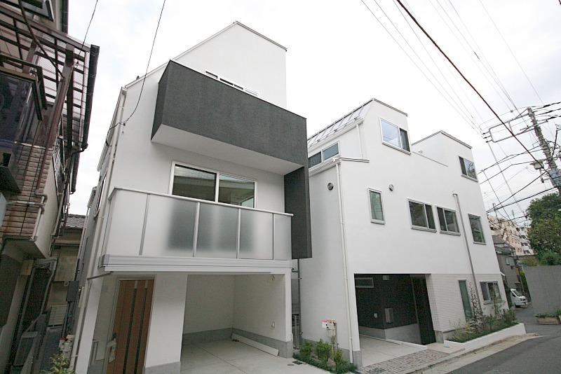 Local photos, including front road. Before the C Building, Back is the A Building