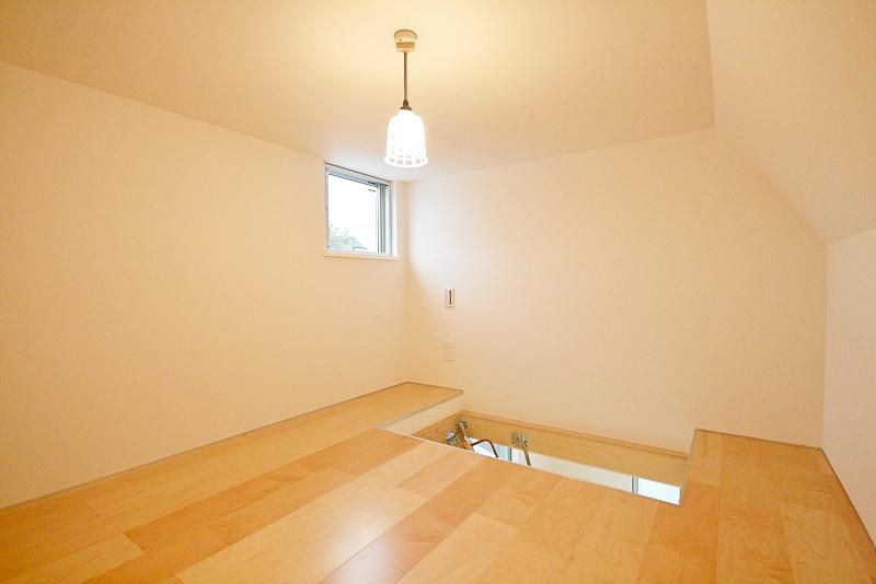 Receipt. 3.8 Pledge of attic storage space