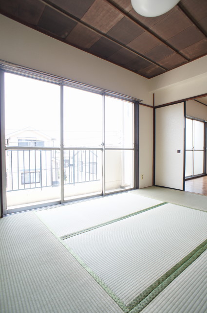 Other room space. Japanese-style room 6 quires