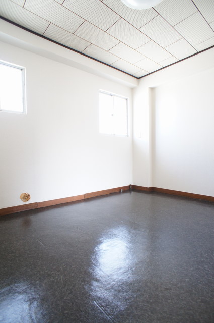 Other room space. Western-style room 4.5 Pledge