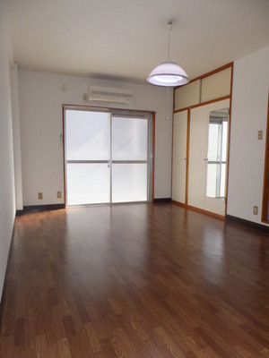 Living and room. Western-style (8.6 quire) Bright room ☆ Air-conditioned