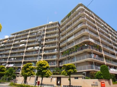 Local appearance photo. Powerful appearance ・ Total units 281 units June 2013 shooting