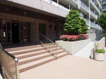 Entrance. Friendly entrance to everyone also attached slope.