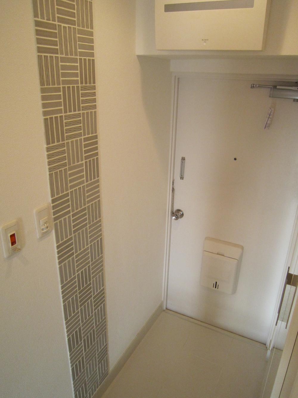 Entrance. Local (11 May 2013) Shooting