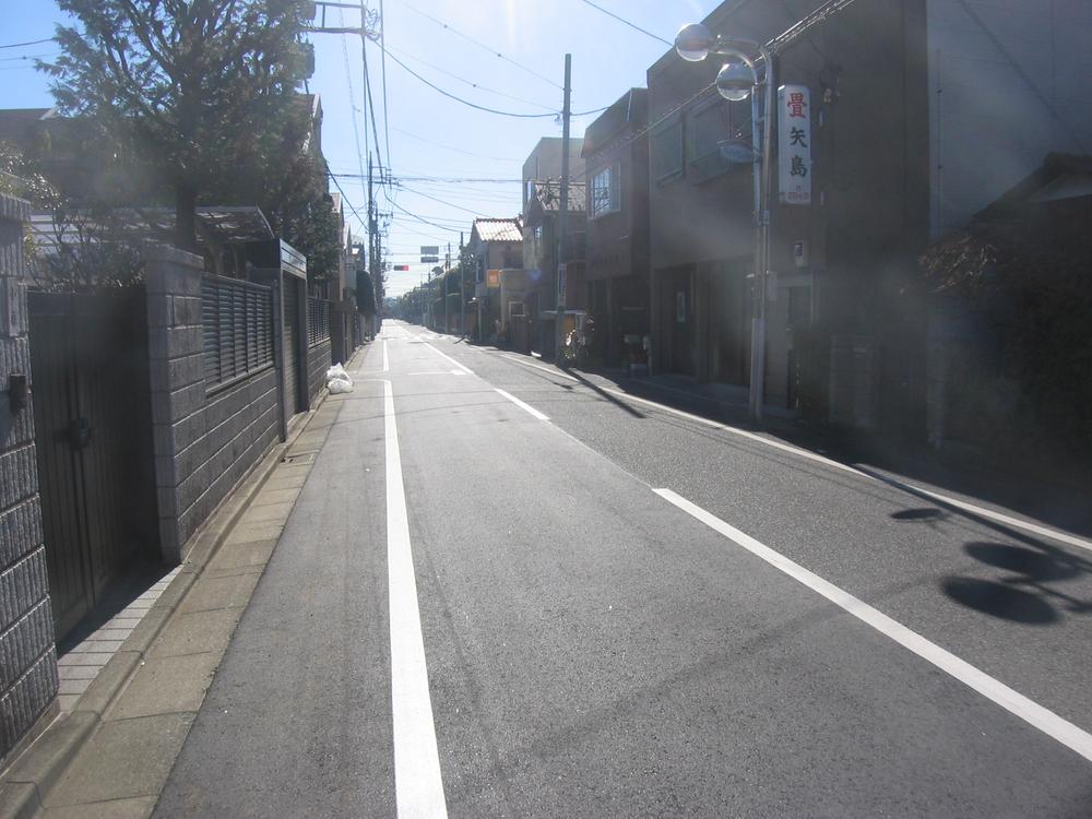 Local photos, including front road. Local (01 May 2013) Shooting