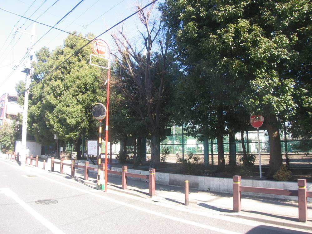 park. 200m to Kugahara park