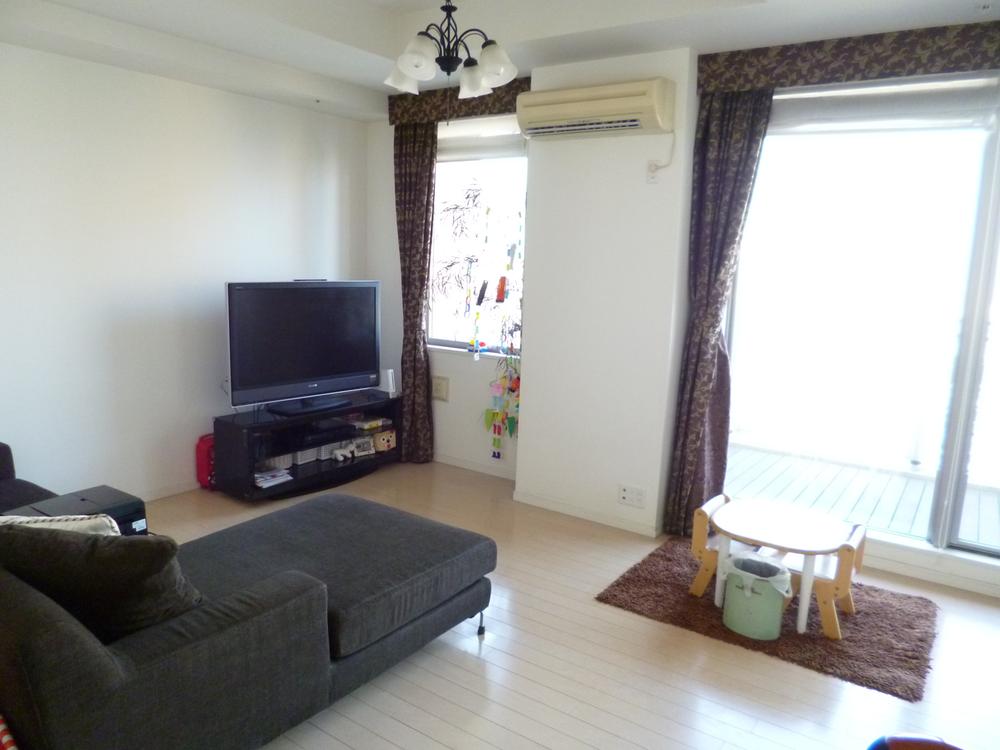 Living. Local (July 2013) Shooting About 16.1 Pledge of living dining, It is light and airy.