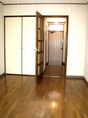 Living and room. Room 6.3 Pledge