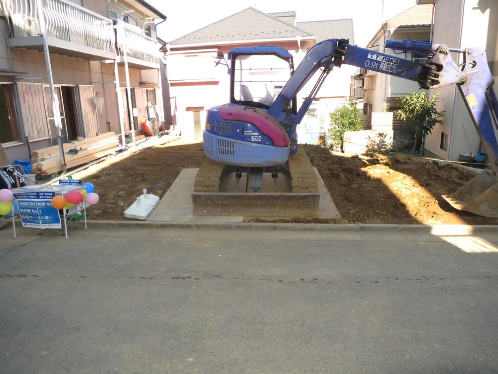 Local photos, including front road. Local (11 May 2013) Shooting