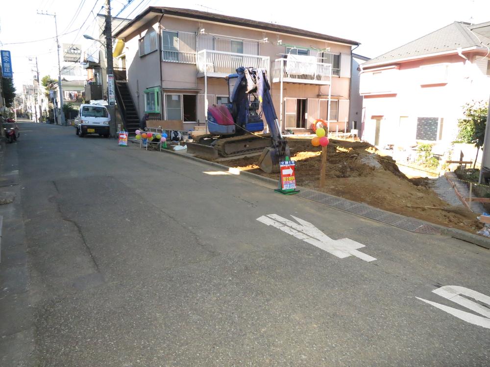 Local photos, including front road. Local (11 May 2013) Shooting