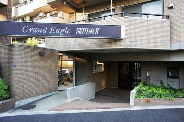 Entrance. Local (12 May 2013) Shooting