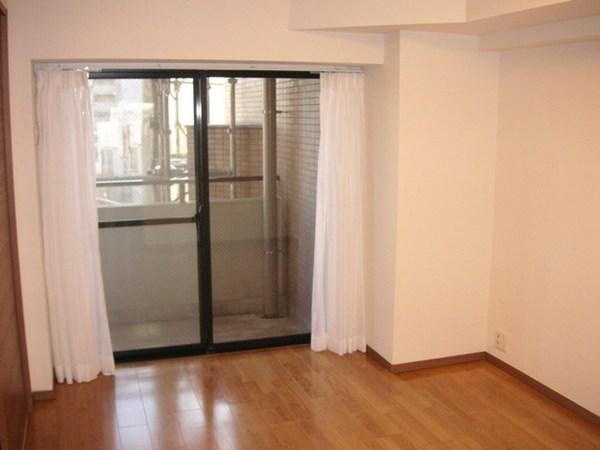 Living. Local (12 May 2013) Shooting