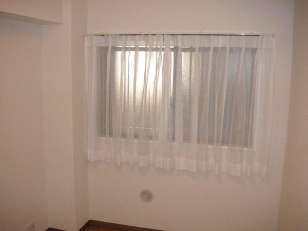 Non-living room. Local (12 May 2013) Shooting