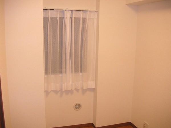 Non-living room. Local (12 May 2013) Shooting