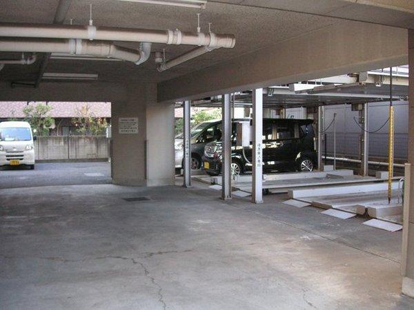 Parking lot. Local (12 May 2013) Shooting