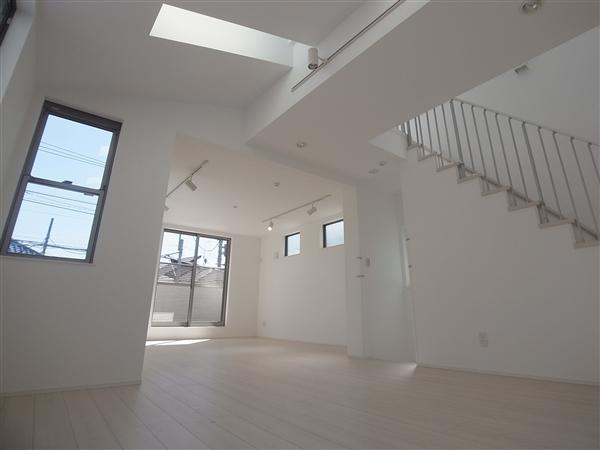 Living. Living 2013 / 09 shooting