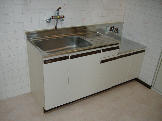 Kitchen. Two-burner gas stove installation Allowed