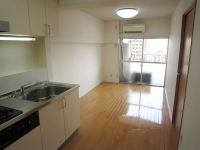 Living and room. Living part