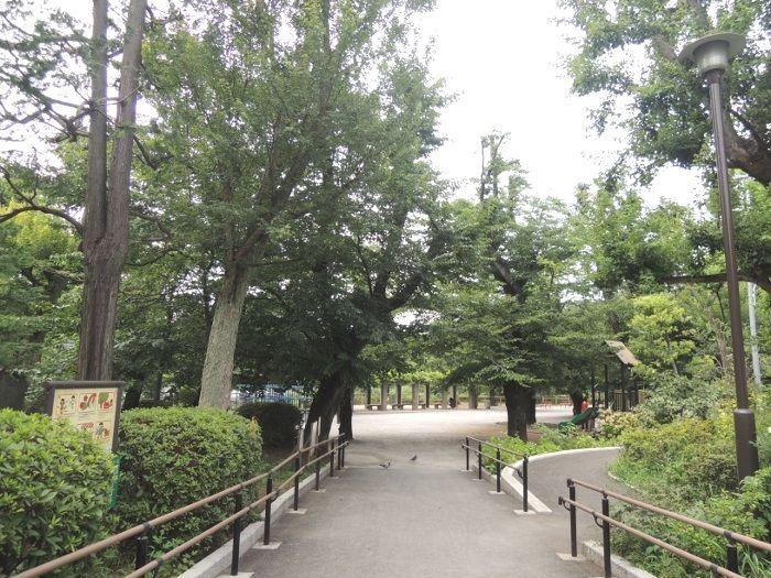 park. 962m caption until Senzokuike park