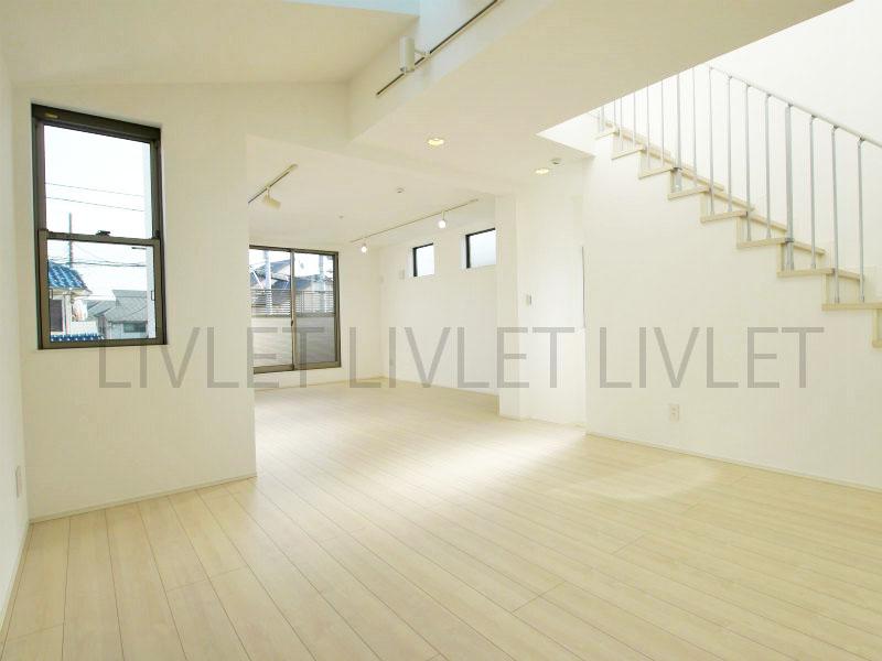 Living. Indoor (11 May 2013) Shooting