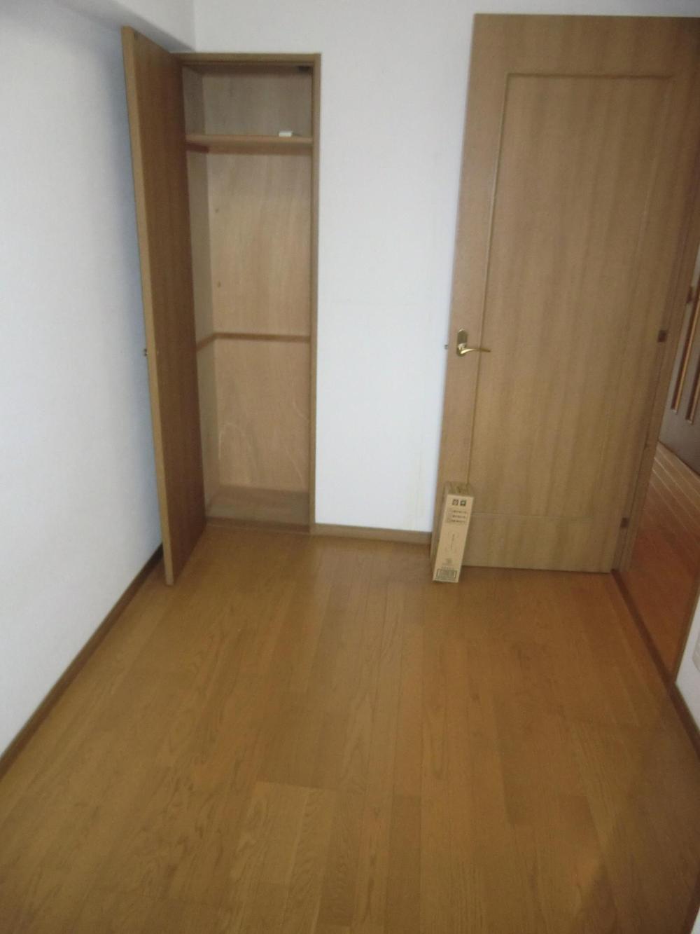 Other introspection. Room (August 2013) Shooting